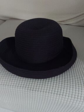 August Hats Black Women's Bowler-Style Hat